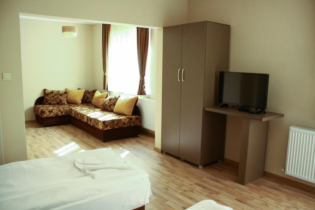Guest House Central Kŭrdzhali Exterior photo